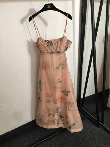 款号20252009 Zimmermann新款 气质彩色花朵印花 蝴蝶结露背吊带连衣裙，粉色，S-Xl， M码；胸围88弹力，腰围80，总长108