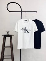 款号Xb57 calvin Kleinck刺绣大标印花圆领短袖 黑白双色 情侣同款 全套包装 三标齐全 区别市场通货 随意对比 纯棉280克高克重32支双纱 不