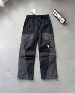 Ad Fustl p Wv pt4 多口袋工装裤 原厂品质，报恩神裤！宽松的版型使用双色搭配，黑灰配色百搭不出错。整体版型3D立体剪裁，完美修饰腿型！小腿处褶皱