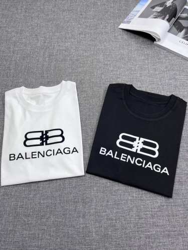balenciaga 巴黎世家原单男士时装款圆领短袖，贸易公司渠道货，25春夏秀场系列，高颜值爆表的一款T恤，官网模特及广告画册高频穿搭的单品，买手店里的Top