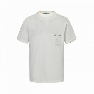 prada 普拉达 25Ss 三角标皮牌口袋短袖 采用32支双纱280克高克重纯棉面料，同缸同染定织螺纹，厚织感加上紧密纺纱工艺，不会影响面料的透气性，成色的饱