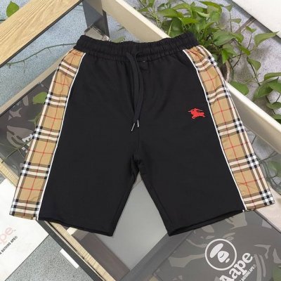 新款Burberry巴宝莉刺绣战马Logo拼接格子休闲情侣毛圈五分短裤，采用360G重大毛圈面料，质感一流，作为当下超火的品牌，没有夸张的设计图案、采用独特载剪