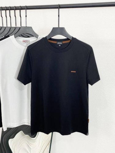 新品 Ez家男士经典休闲针织提花圆领衫，高端洋行渠道货，25年春夏新品，纯正血统品质，原厂代工出品， 直供全球柜台货！！独家售卖！！ 品相与面料工艺都极为拔尖的