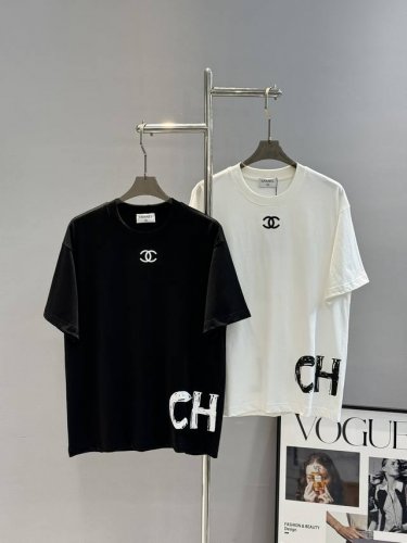 Chane*香奈儿25S新款潮牌T恤.男女同款！限量发售～融合经典.胸口刺绣工艺.集经典与时髦一体.呈现不一样的大牌新感官.定制280G高密度40支双股光柔棉面