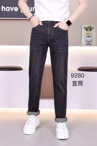 p240【杰尼亚】高品质 2025官网高端新品原单少数帅爆牛仔裤，百分百原单 百搭神器！今年最新流行的风格设计款式，采用进口土耳其的棉花制作成的单宁布，上身舒适