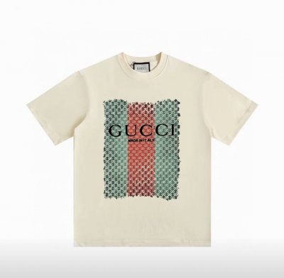 Gucci系列 专柜款复古情侣 印花短袖T落肩袖 重磅280G精梳棉材质 透气舒适 版型宽松 进口外贸级专柜印花，随意搓洗不褪色不变形。 情侣款 男女同款哦