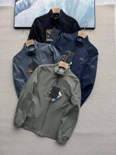 品质轻薄防晒始祖鸟 Arc'teryx 新款夏季男女同款超舒服立领宽松最新款液下两侧激光打孔透气立领轻薄皮肤衣！ 热爱户外运动的你，怎能少了始祖鸟这款防晒服？它