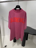 新品25春夏美工胶饰短袖T恤 复古平纹布 定制定染今年春夏新色 正面和背面 Tape Type 徽标 美工胶3D视觉 磨损洗旧效果 骨位细节 宽松版型 男女同款