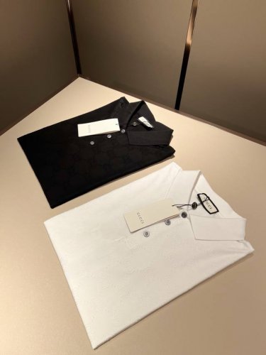guc*I 古家2025春夏新款短袖Polo衫，贸易公司渠道稀出，同步官网发售！G家春夏系列情侣上线，全景提花Logo设计！面料透气有一定的自重感，定制原版进口