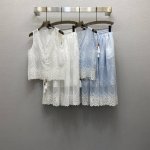 Zm*25Ss 重工定位绣花气质V领马甲外披半裙套装，高级面料，颜色:图片2色，面料：精纺绣花棉面料 Smlxl