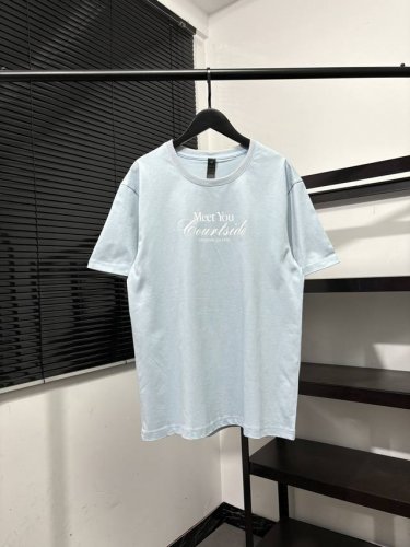 lulu男士高克重棉质针织T恤丨Lululemon丨Lm3Foos 露露情侣款圆领短袖衫 走进Lululemon门店 这款 T恤吸睛十足 运动时尚感拉满 经典标