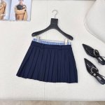 李兰迪同款 Miu 25Ss 春夏最新款一系列拼接格纹polo衫+短半裙+中长款半裙 藏蓝色非常好看 休闲时髦又有高级感 运动休闲洋气减龄 可以一套搭配 或者分