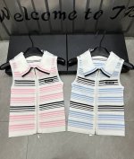 Miumiu缪缪定制字母小标条纹翻领双头拉链针织背心 款号：25670104333 颜色：粉色 蓝色 尺码：均码 80-125斤