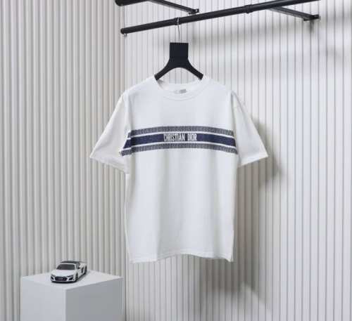 p200 Dior/迪奥 23Ss 蓝色条纹字母印花短袖 面料采用270克重精梳棉，定制1*1螺纹，成衣两遍水洗处理，面料舒适亲肤无异感，定制定染面料， 纺织密