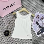 强烈推荐 25年早春夏系列 Miu*新款拼蕾丝背心上衣 钻字母Logo点缀 两色Sml