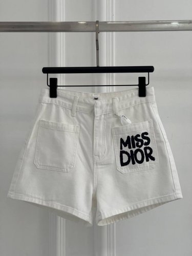Dio* ｜25Ss早春新款 双口袋印花牛仔短裤丨 高版出品！采用100%纯棉的面料牛仔上身柔软 双口袋设计 宽松短裤版型显瘦遮肉显腿长酵素洗水工艺百搭经典款定