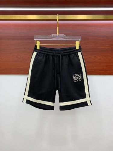 罗意威 2025春夏新款男士休闲短裤 高端货简洁时尚大方 定制原版进口面料 简洁利落又清爽 品质做工细节经得起任何形式检验简约大方百搭款 上身优雅帅气，焕然一新