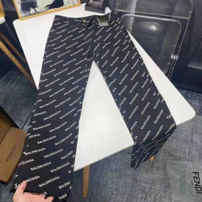 款号K106 原单Balenciaga 巴黎世家字母满印复古做旧牛仔裤 特选日本冈山纯正14Oz 盎司牛仔布料 重磅环保植物酵素水洗工艺 此面料得到完美蜕变和升