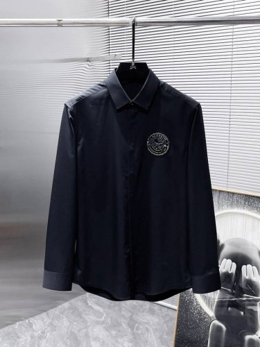 始祖鸟 2025Ss新款长袖 衬衫 衬衣，高端版本！专柜定制面料 透气舒适度高，细节无可挑剔，品牌元素设计理念，体现高品质。手感细腻柔软！呈现休闲裁剪，上身版型
