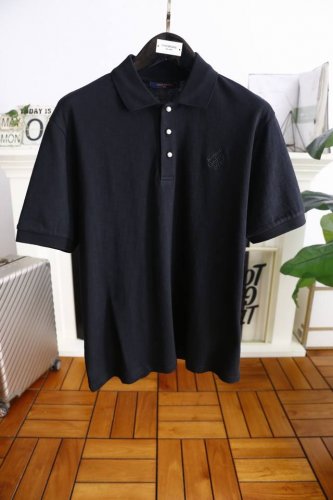 路易威* Louis Vuitt*N. 25驴家夏季新品男士翻领Polo衫奢华经典品牌原版Logo标识标注上身就能体会这款设计带来的年轻与时尚感！整体时尚而有潮