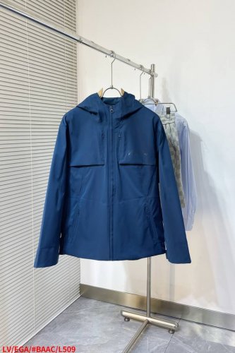 L509 Lv路易威登 2025Ss新品 无里压胶设计防风防水工艺专业户外休闲夹克连帽外套，口碑热销全球，各路明星们衣櫉里都存在的单品，属于不折不扣的实穿型夹克