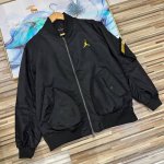 海外版乔丹棒球领外套男士夹克 Air Jordan 飞人乔丹机能冲锋衣立体口袋工装连帽夹克外套 ，美版乔丹的巅峰之作，简单即是经典，休闲运动均可驾驭，经典百搭永