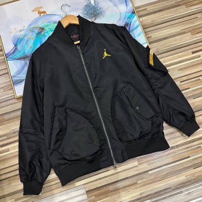 海外版乔丹棒球领外套男士夹克 Air Jordan 飞人乔丹机能冲锋衣立体口袋工装连帽夹克外套 ，美版乔丹的巅峰之作，简单即是经典，休闲运动均可驾驭，经典百搭永