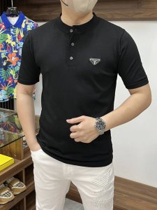 prada 普拉达-2540Ss夏季新款 时尚大爆款圆领T恤 休闲时尚外穿 内搭必备款 舒适好看上身可见 定制进口高端针织面料 手感细腻丝滑有质感 上身舒适透气