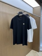 Lp 独家首发 25早春新款短袖 男士日常出门闭眼搭 高级定制面料短袖T恤 魅力在于创造了简约奢华感的时尚,随意搭配感受英式风格独特气质. 宽松的版型展现出休闲