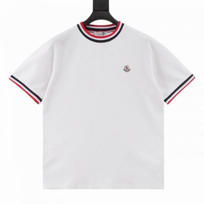 Moncler 蒙口 日本限定小标华夫格短袖 全新美学灵感趣味设计,渠道性质精品。让整体造型设计更加优雅时尚，今夏最火系列，无数明星潮人追捧。裁剪工艺细节处理工