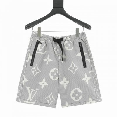 Louisvuitton 路易威登 老花轻薄短裤 原版购入，第一时间打版。面料为定制密纺科技面料轻薄面，上身丝滑透气。红外线定位裁剪，工装裤型设计，上身无敌百搭