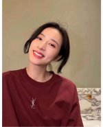 Ysl圣罗兰 高克重纯棉直筒简约印花T恤短袖情侣款 Color: 酒红色 Size: M-Xl M 肩宽49 胸围114 衣长 Cm L 肩宽50 胸围118