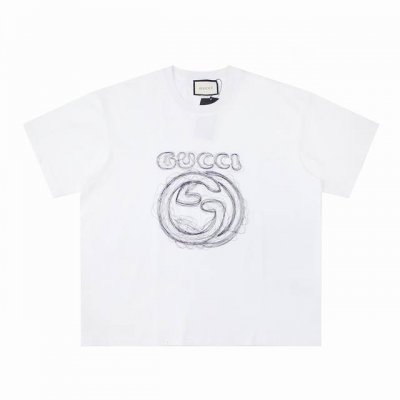 Gucci 古驰 24Ss镜像刺绣圆领短袖T恤 原版面料开发，官方专柜同款！ 螺纹定织定染无色差！采用通肩拉条工艺，百洗不变形！ 采用250G全棉双纱紧密爽滑面