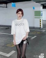 顶级复刻 古驰 Gucci素描字母Logo简约印花圆领短袖T恤 款号：842 原版面料官方同款短袖T恤 定制280 克同缸染面料手感非常舒服 春夏最新砖柜同步时