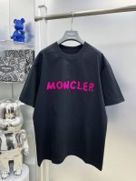 mon*蒙口 高克重 2025夏季新款植绒字母Logo最新品短袖 Dd 专柜同步有售，原单狠货，时尚进口原版科技面料，上身舒适透气，原版定制五金辅料，上身帅气有