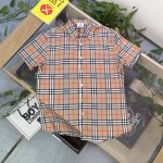 上新 款号：Jxa76 2025新款Burberry巴宝莉经典格子图案Logo印花休闲情侣短袖衬衫，采用爽滑面料，体感更舒服，定位裁剪，衬衫对格，费时又废料，整