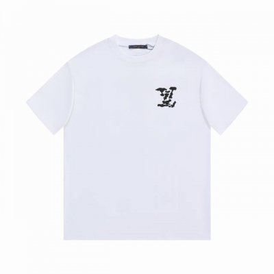 Lv 馿家 新款印花短袖T恤 *定制280克全棉面料，面料柔软，亲肤舒 *非常简约大气的一款 无论是上身舒适度都是无可比拟的存在，诠释你的奢华与品位，打造你的时