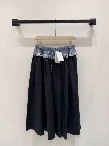 p210 上新25春夏新款 Jilsander 木耳边高腰半裙 褶皱银色拼接腰头设计凸显高级～A字裙摆面料轻薄舒适自在包容性大不挑人穿轻松驾驭！ 黑色 Sml