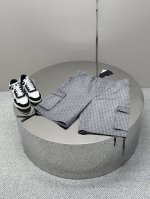 短裤- Dio*迪奥 25Ss满印提花牛仔短裤 面料字母采用拔印工艺，是将原本纱线的颜色拔成白灰色，非市面上所谓的印花或者提花面料，面料质感有厚感便硬挺，非市面