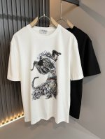 P180 小香情侣款T恤Cha**L 2025春夏新款创意休闲男女同款短袖T恤，秒杀业内的欧美贸易私单，Cha**L家族官网主打单品，全新创作字母Logo图案印
