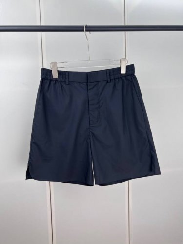 Fendi芬迪字母针绣短裤 S M L Xl