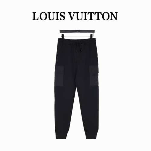 louisvuitton 路易威登 口袋刺绣Logo棉质工装长裤 男女同款全新美学灵感趣味设计,渠道性质精品。让整体造型设计更加优雅时尚，今夏最火系列，无数明星