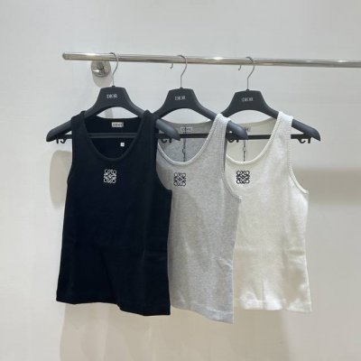 新款女装上新 现货 罗意威经典刺绣Logo背心，显瘦版型，高级百搭。休闲风格，轻松驾驭各种场合，尽显优雅气质。三码三色现货