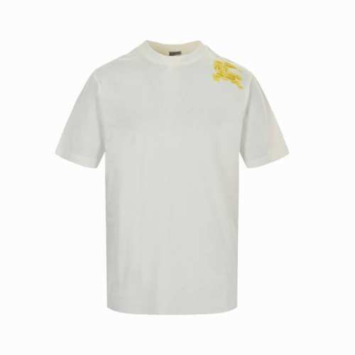 burberry 巴宝莉 24Ss 肩膀战马印花短袖 面料采用纯棉精梳棉面料 印花采用立体工艺 上身效果宽松休闲 百搭款 三标齐全 男女同款 size : Xs