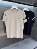 新品 原单保真 针织短袖 贸易公司渠道订单 柜台领先发售 全新时装设计新亮点.渠道精品.2025Ss春夏新品Monc*Ler 男士圆领提花短袖T恤 经典细节带来
