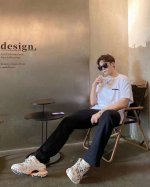 款号A279# Balenciaga巴黎世家情侣款短袖 小红书热门爆款 网红明星同款 面料采用240克纯棉面料 细节满满 进口胶浆印花 不开裂 色泽纯正！ 当下