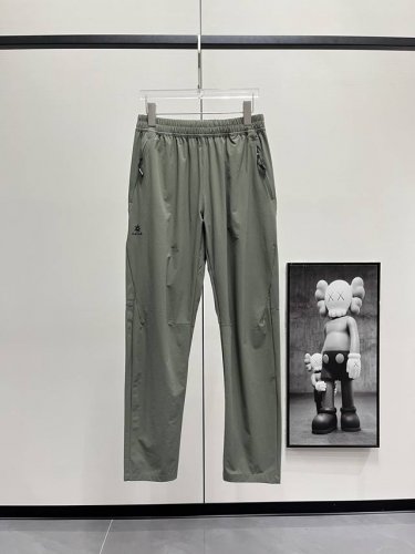 Kailas丨凯乐石轻量速干户外运动长裤 作为全球三大全系攀登品牌之一，自 3年创立于中国广州以来，一直致力于推动攀登及探险运动的发展，并专注于科技材料的开发及