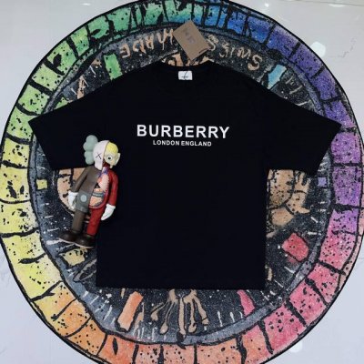 burberry ] 2025春夏新款圆领短袖T恤 硅胶立体字母Logo短袖 高端32S双纱280克面料 重磅面料 定制拉架罗纹同缸同染 三标齐全 男女同款 颜
