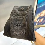 dio迪奥、2025早春新品丹宁软布“1947”刺绣款牛仔裤，比较百搭的一款丹宁，最纯粹的原色调，通体无复杂工艺做噱头，视觉非常干净，当季最新彩标 丰富了细节，