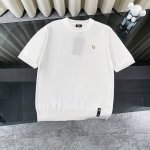 fendi 芬迪 2025新款夏季新品男士圆领针织短袖 邂逅Fendi 解锁意式风尚 Fendi这件短袖针织衫，简约而不简单。散发着难以言喻的优雅。标志性Ff徽